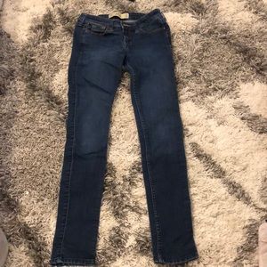 Dark washed skinny Hollister jeans. Size 00s